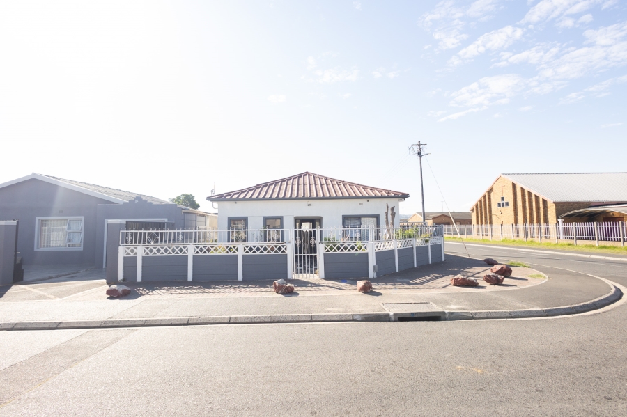 3 Bedroom Property for Sale in Ravensmead Western Cape